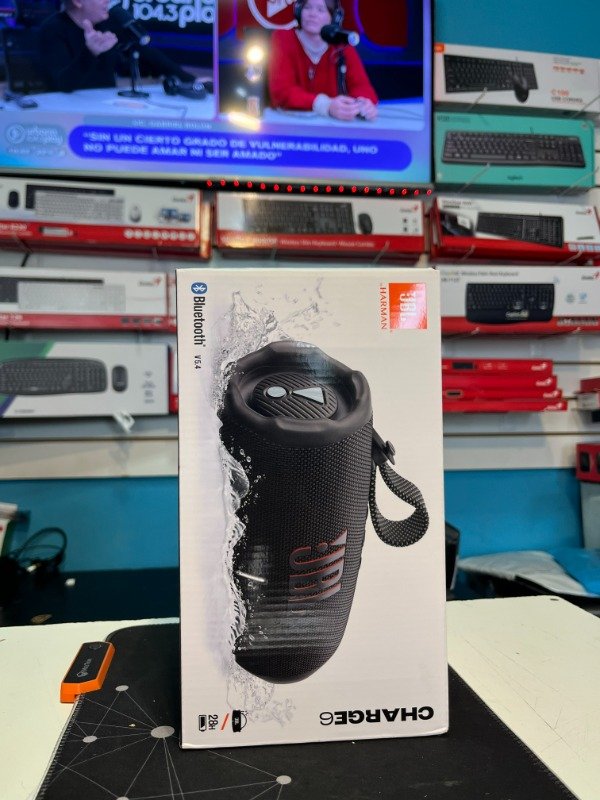 Producto - Parlante JBL charge 6