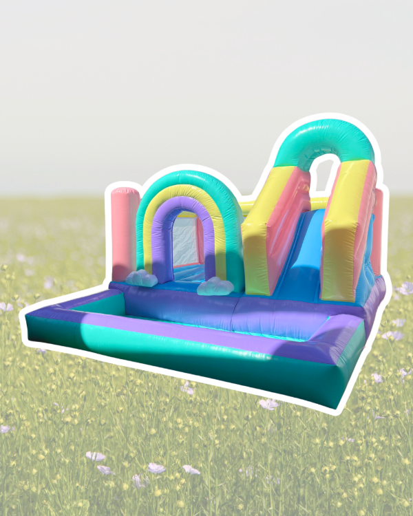Producto - Inflable Arcoiris con rampa y pelotero