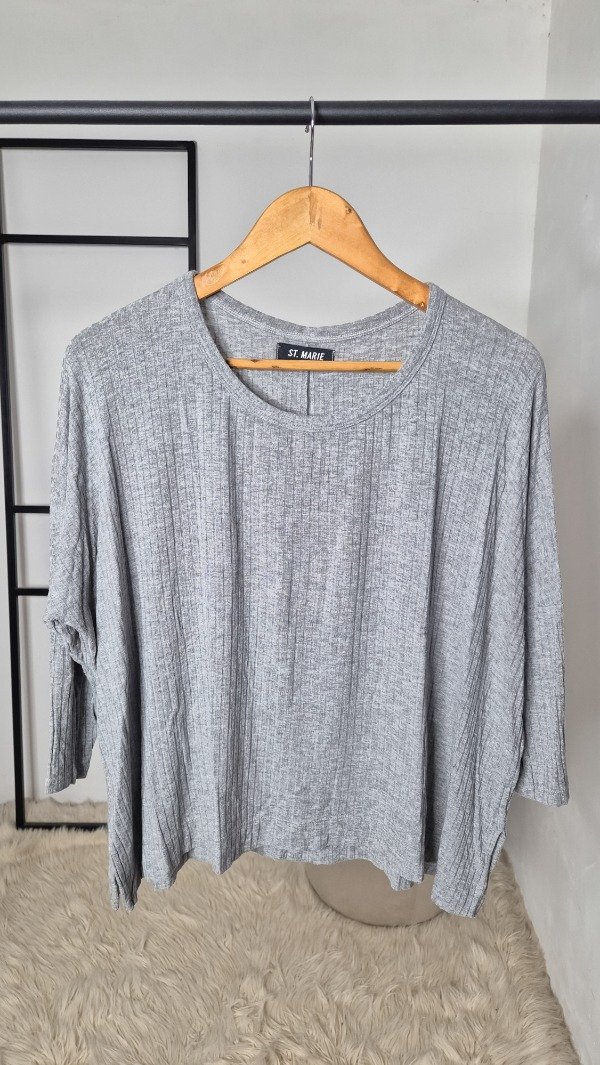 Producto - Remera St Marie gris