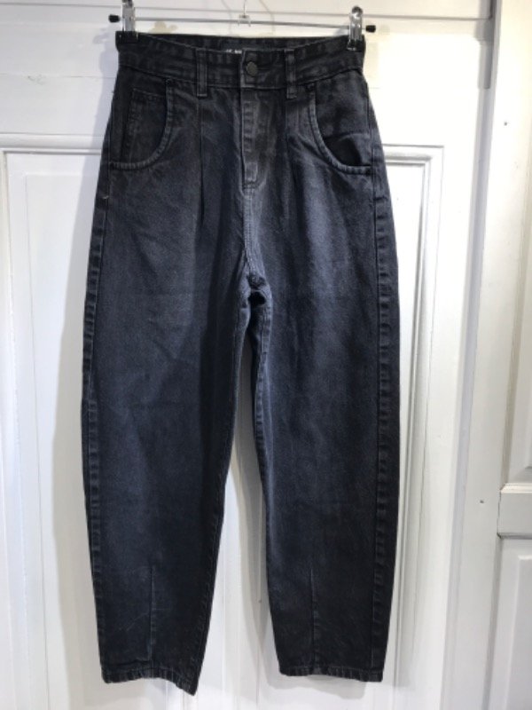 Producto - Jean ST MARIE mom negro grisaseo Talle 24- PRECIO: 23x