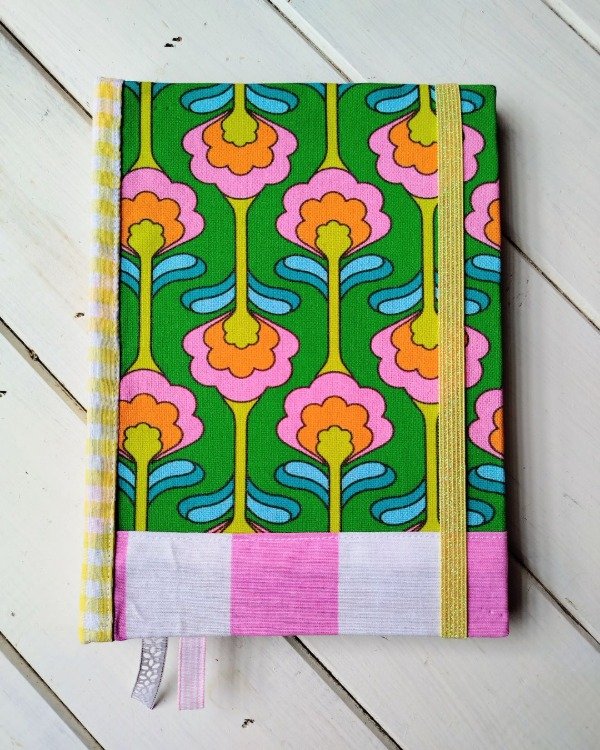 Producto - Combo cuaderno A5 + marcapáginas + cartu para cuaderno - 5