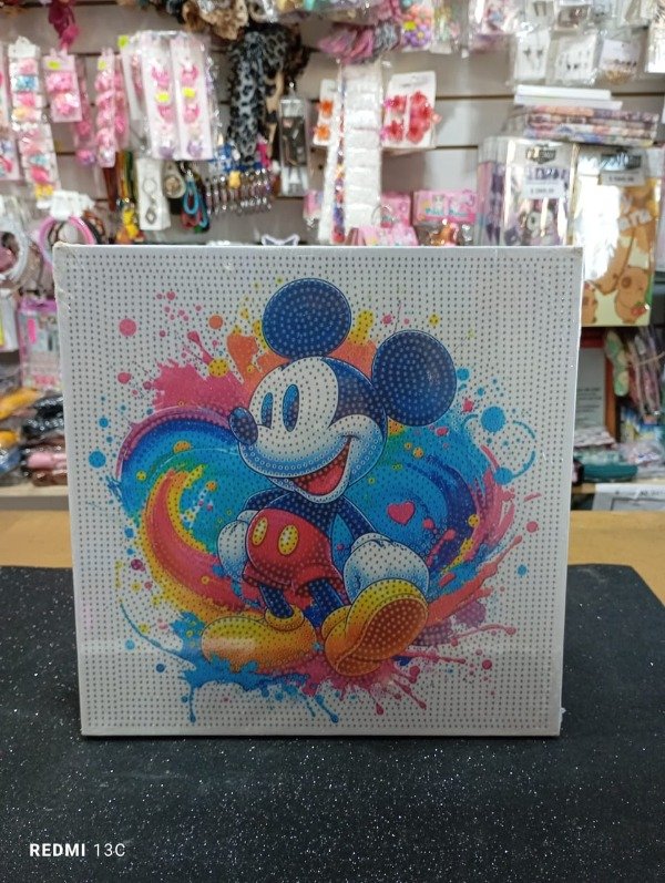 Producto - PINTURA DE DIAMANTE MICKEY CON LUZ LED 30X30 CM