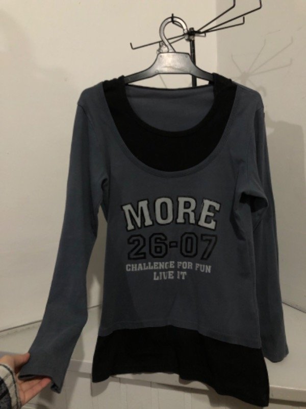 Producto - Remera con capucha // fun// talle M