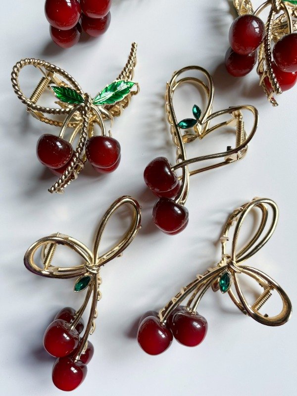 Producto - BROCHE DE METAL DORADO CEREZAS