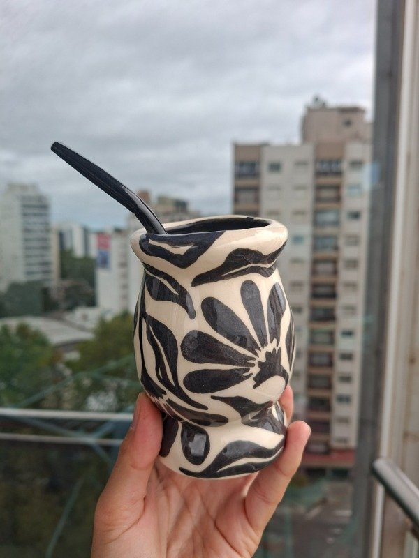 Producto - Mate Criollo Flores negras