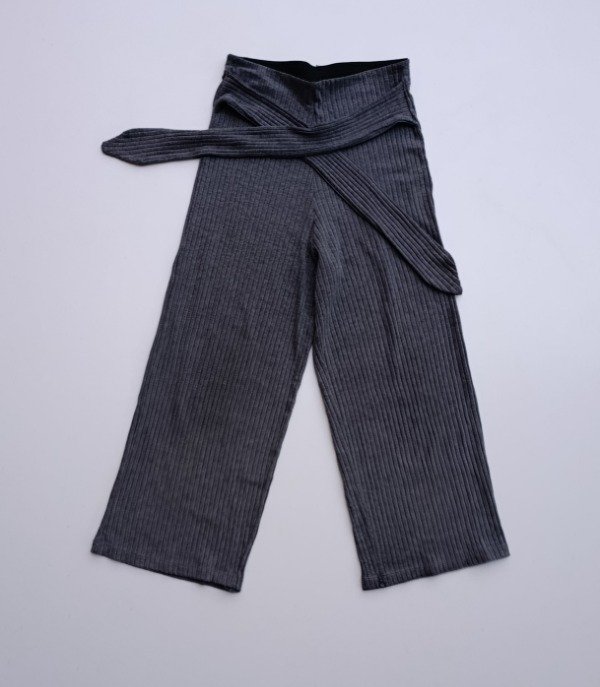 Producto - PANTALON DE MORLEY MARCA ZARA TALLE 9