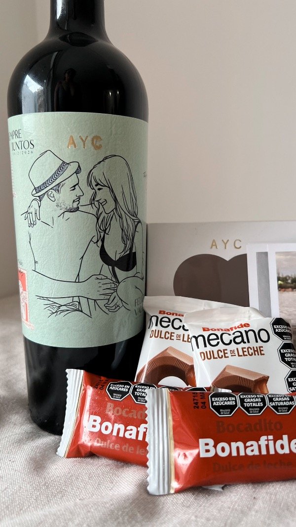 Producto - PACK "ETERNOS" (vino personalizado + fotos polaroid + caja chocolates) - 6