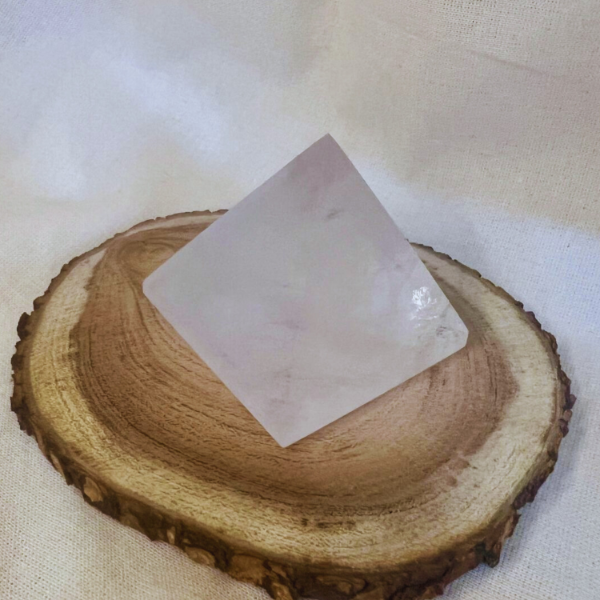 Producto - Piramide cuarzo cristal 01