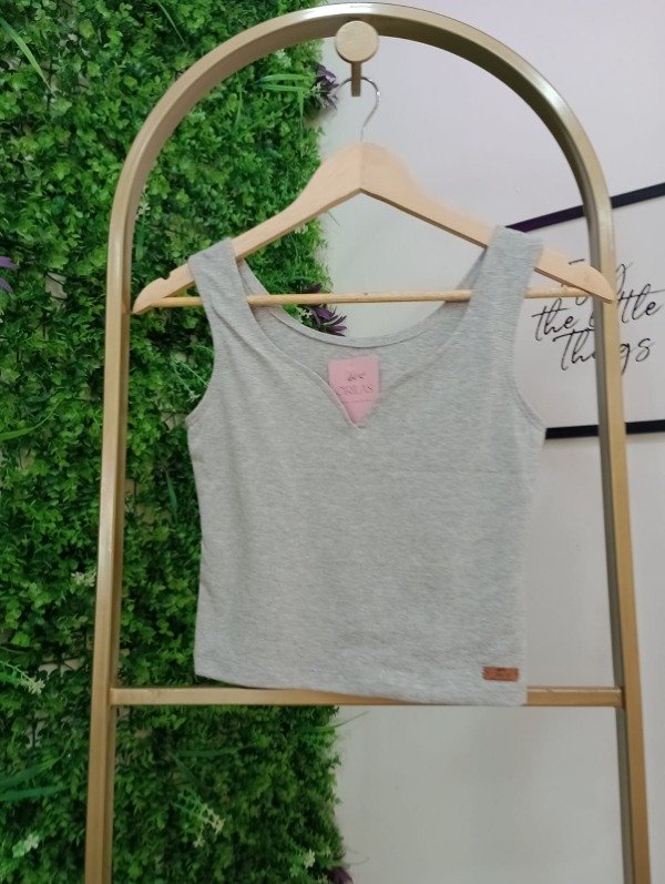 Producto - Musculosa básica escote corazón 0522