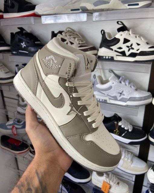 Producto - Nike Jordan Gris