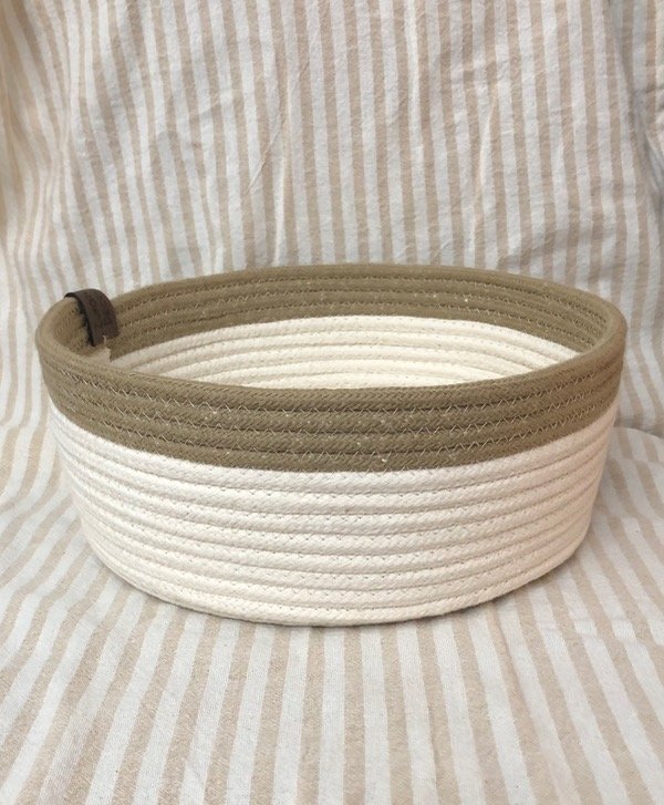 Producto - Cesto redondo crudo con borde beige