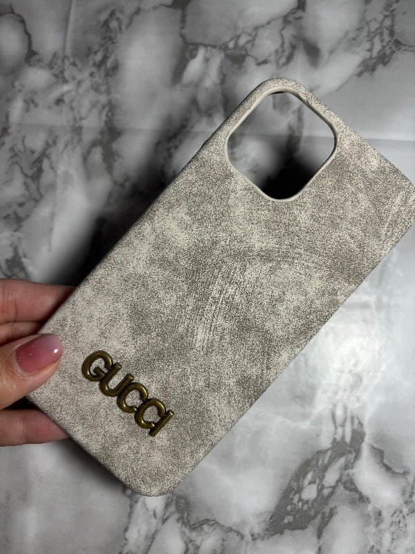 Producto - Case Gucci gris claro iph 15