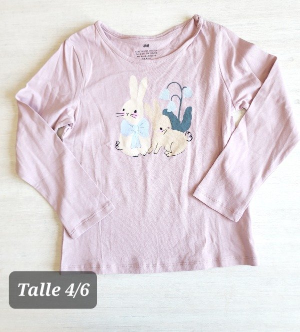 Remera manga larga HyM talle 4/6 coneja lila