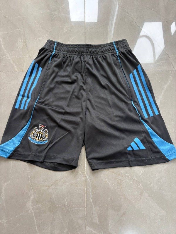 Producto - Bermuda de Entrenamiento Newcastle 25/26