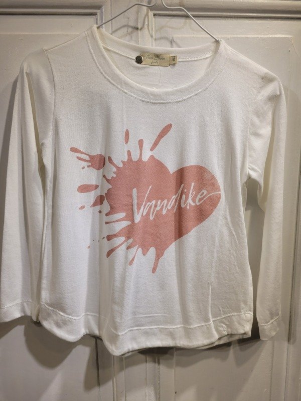 Producto - Remera VAN DIKE pink heart Nueva c/etiqueta Talle 12 años - PRECIO: 24X