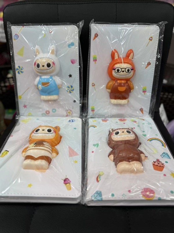 Producto - cuaderno squishy labubu