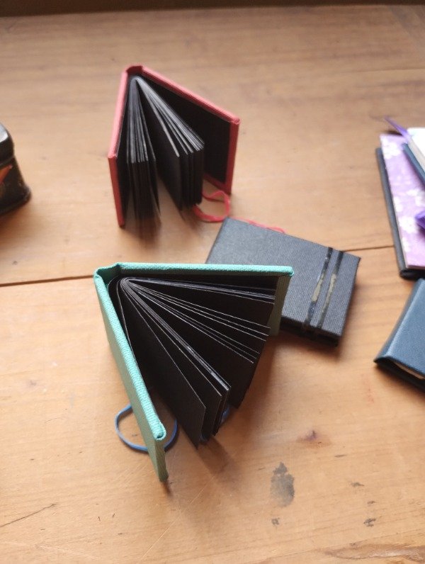 Producto - Mini Sketchbook papel negro 120gr - 4