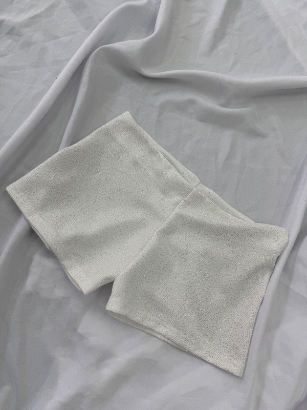 Producto - Short  glitter blanco