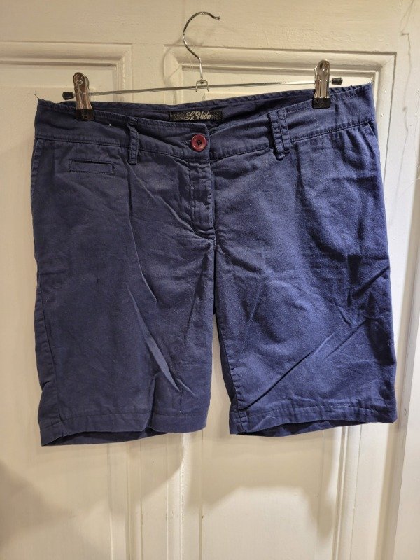 Producto - Short LE UTTHE azul marino Talle 40 - PRECIO: 24X