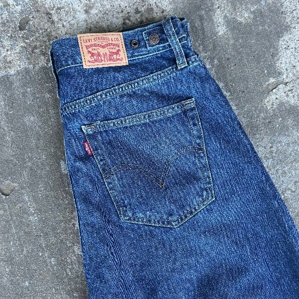 Producto - Jean azul de mujer - Levis Cinch Barrel T32