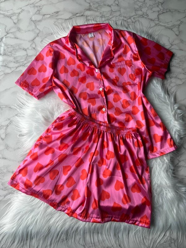 Producto - Pijama camisero animado de saten - Corazones Rosa