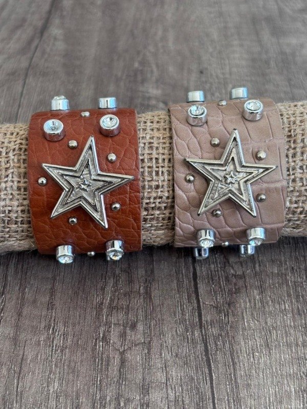 Producto - brazalete de cuero estrella