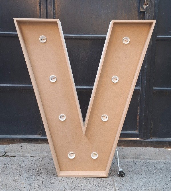 Producto - Letra V