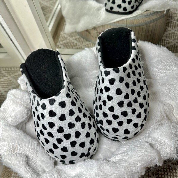 Producto - Pantuflas Corazon Gris /Negro