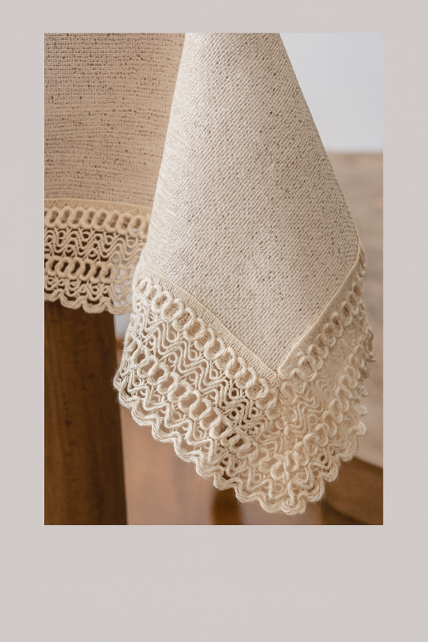Producto - Mantel impermeable con puntilla