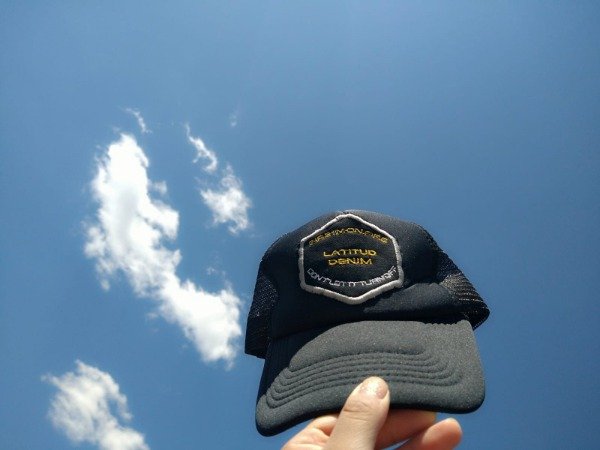 Producto - Trucker "FIRE I'M ON FIRE DONT LET IT TURN OFF"