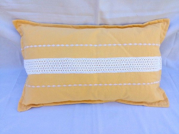 Producto - Almohadon Tusor Y Puntillas, Vainilla