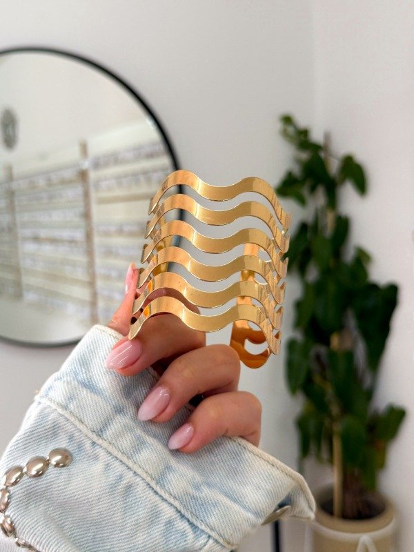 Producto - Brazalete dorado ondas