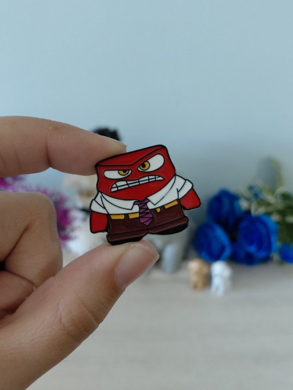 Producto - Pin metalizado - Furia de Intensamente #0898