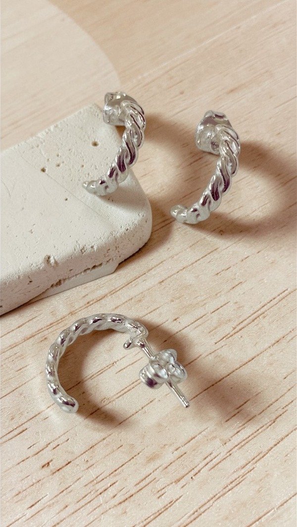 Producto - Aros de Plata 925 media argollita pasante