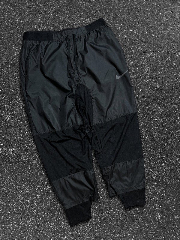 Producto - PANTALÓN NIKE RUNNING DIVISIÓN OG