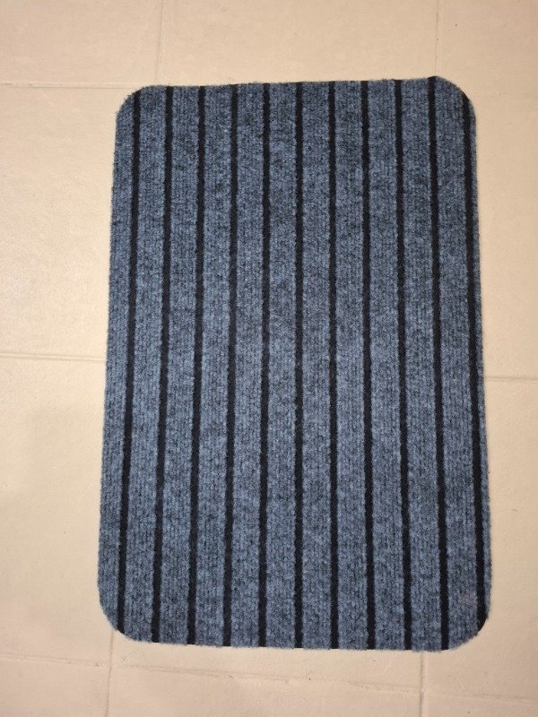 Producto - Alfombra ingreso gris lineas