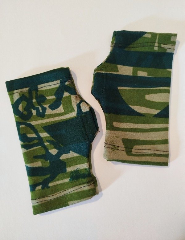 Producto - Mitones Emi -estampa tonos verdes-