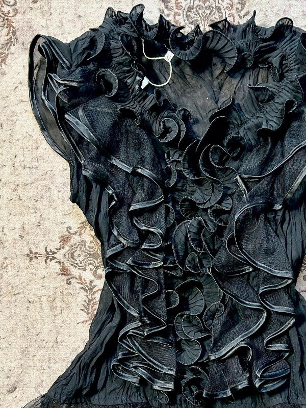 Producto - Ruffle Black shirt - 1