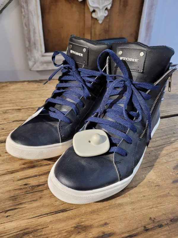 Producto - Zapatillas STONE botitas de cuero negro con cierre Talle 42 - PRECIO: 50X