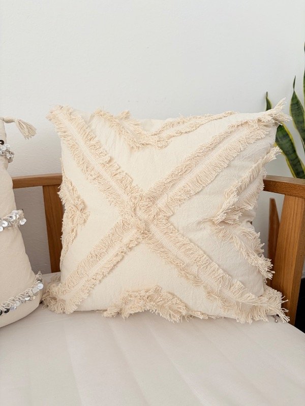 Producto - Funda de diseño 50x50 tusor diseño cruz flecos