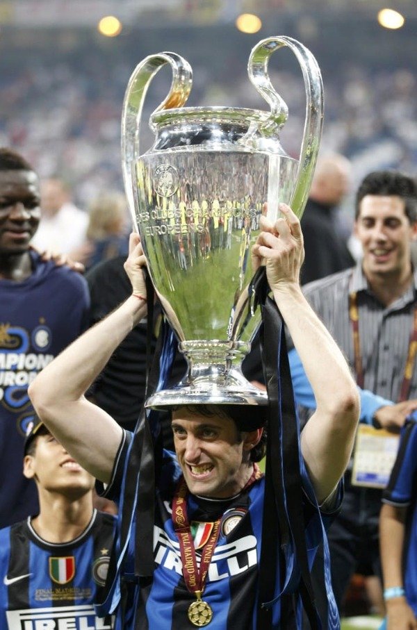 Producto - CAMISETA INTER DE MILAN IMPORTADA TITULAR RETRO 2009/2010 #22 MILITO - 13