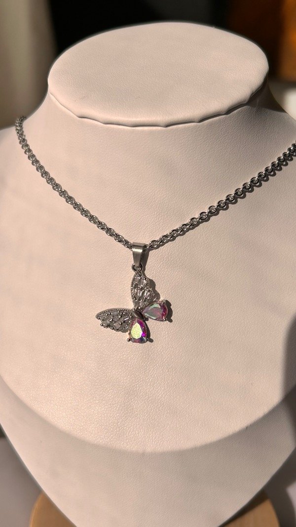 Producto - Collar mariposa tornasolada