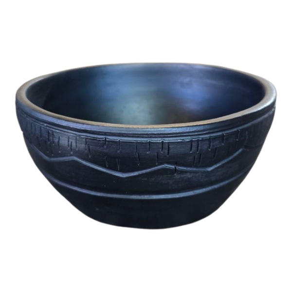 Producto - Cazuela negra tallada