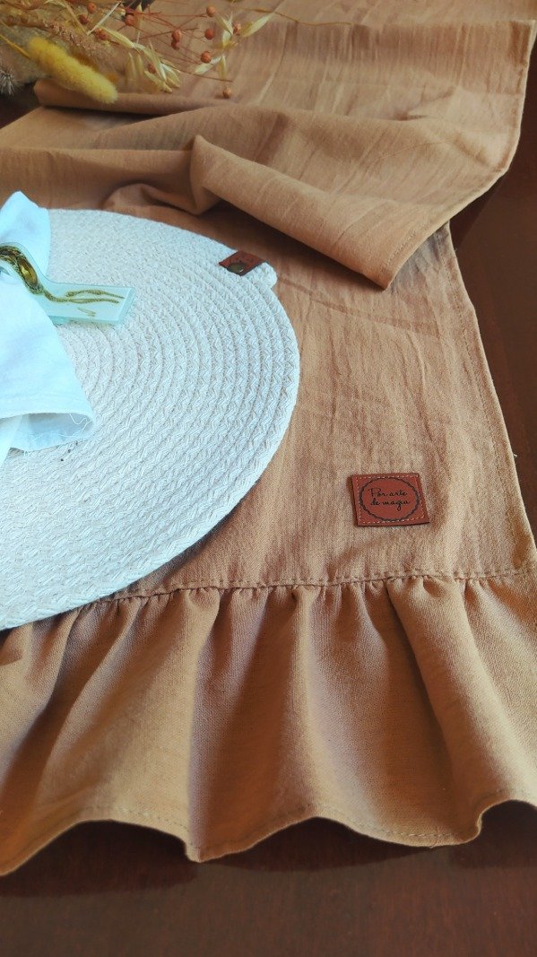 Producto - Camino de mesa Canela