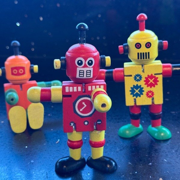 Producto - ROBOT DE MADERA ARTICULADO