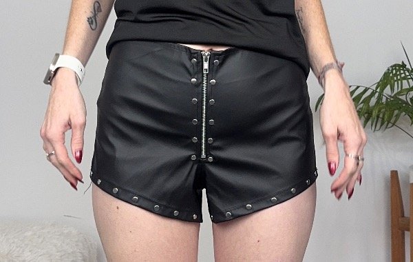 Producto - Short tachas