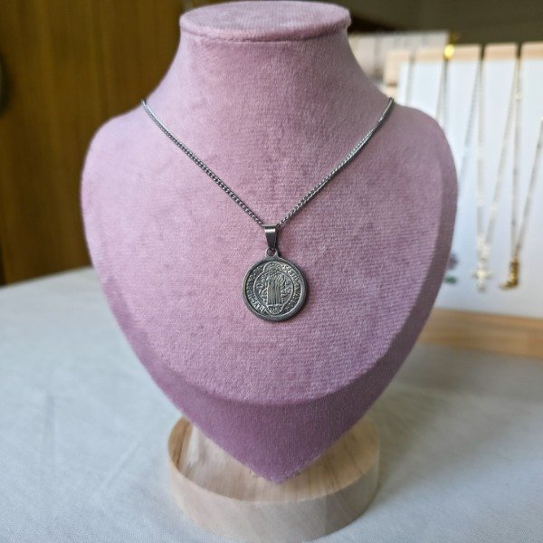 Producto - Collar san benito (dije mediano)