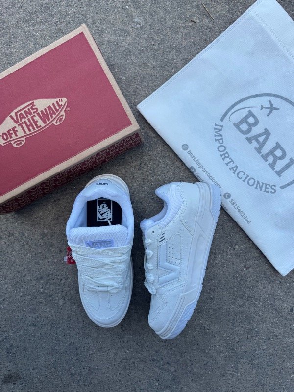 Producto - VANS UPLAND TOTAL WHITE