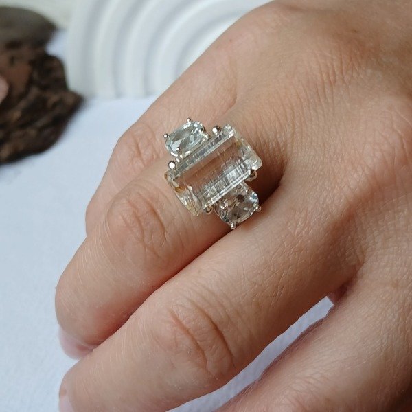 Producto - Anillo Luz Plata 925 con topacio rutilado y topacios claros n17