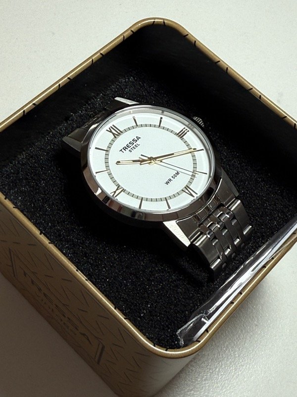 Producto - Reloj de HOMBRE fondo blanco - 1